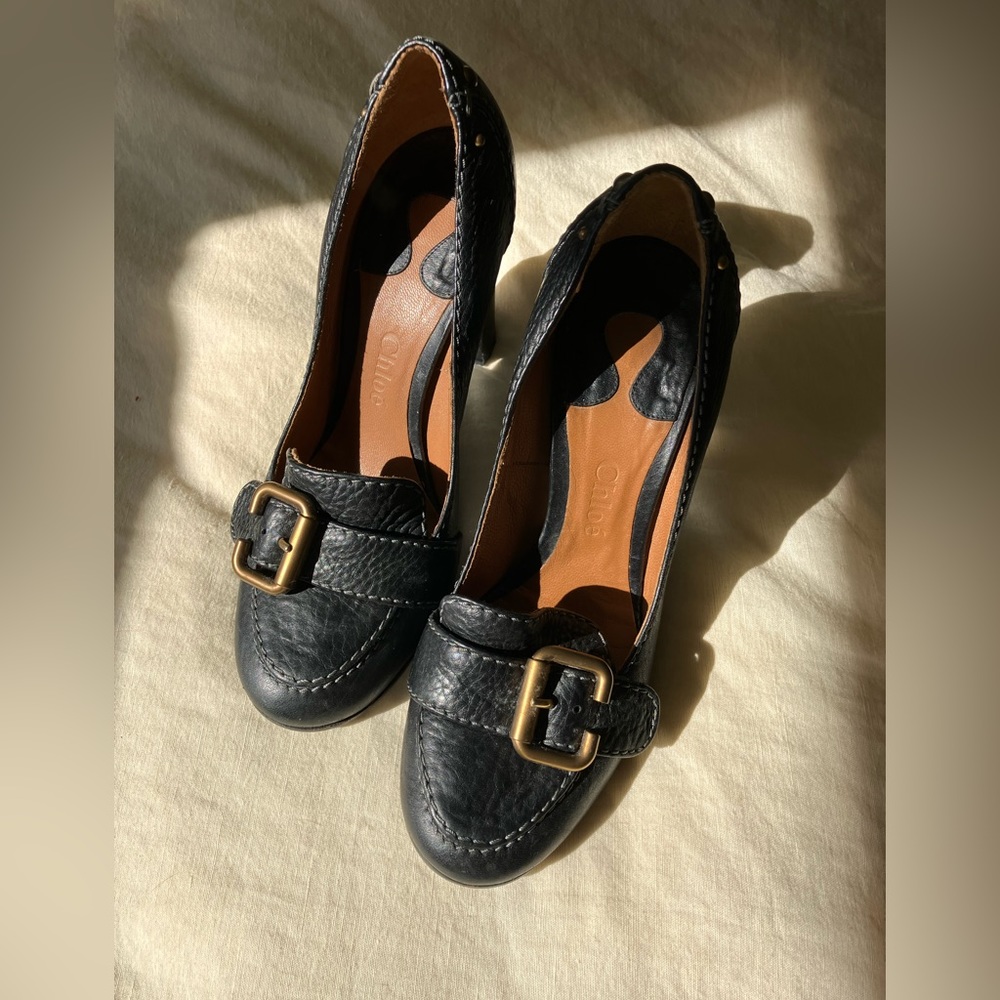 CHLOE navy leather pumps with brass buckle 38 / 7.5